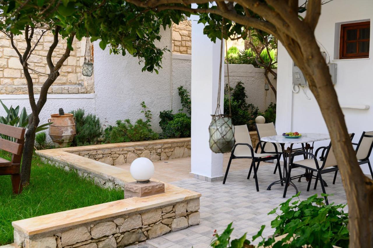 Anthos Apartments Плакиас Экстерьер фото