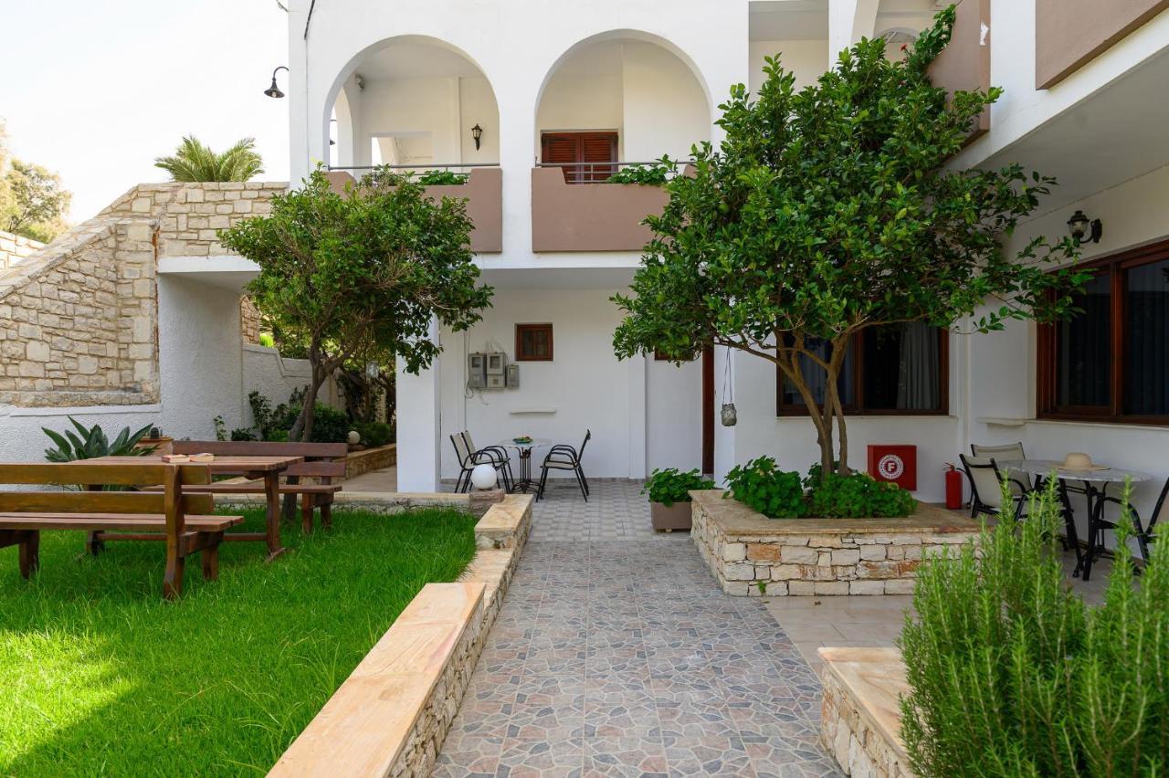 Anthos Apartments Плакиас Экстерьер фото